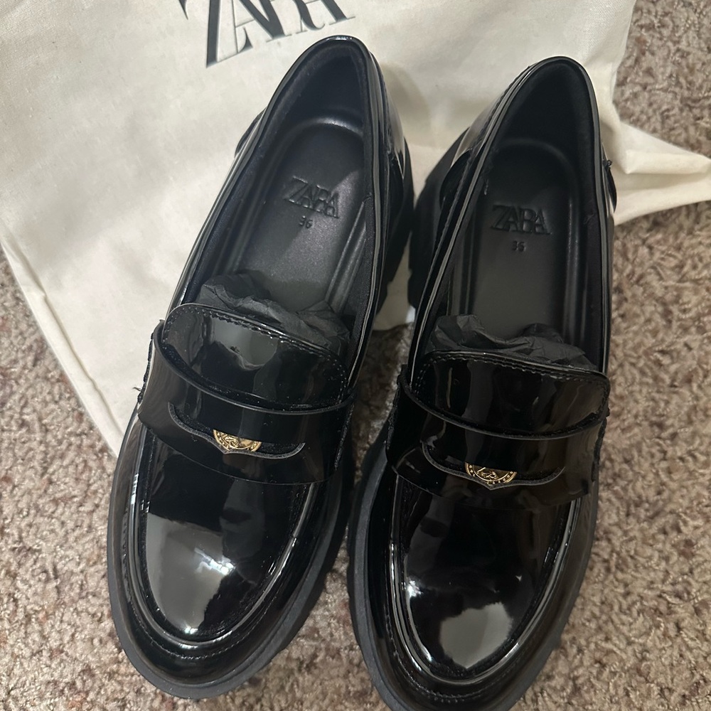 Zara Glossy Black Women’s Loafers with Track Soles Size 36